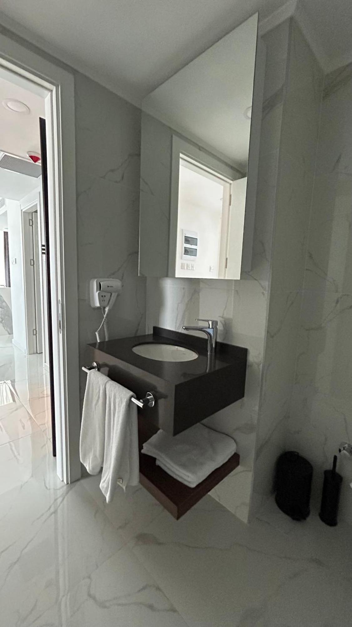 Grand Sapphire Resort Long Beach Trikomo Dış mekan fotoğraf